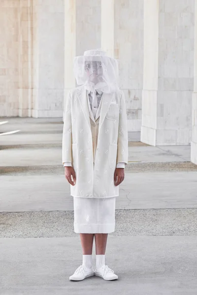 Look 25